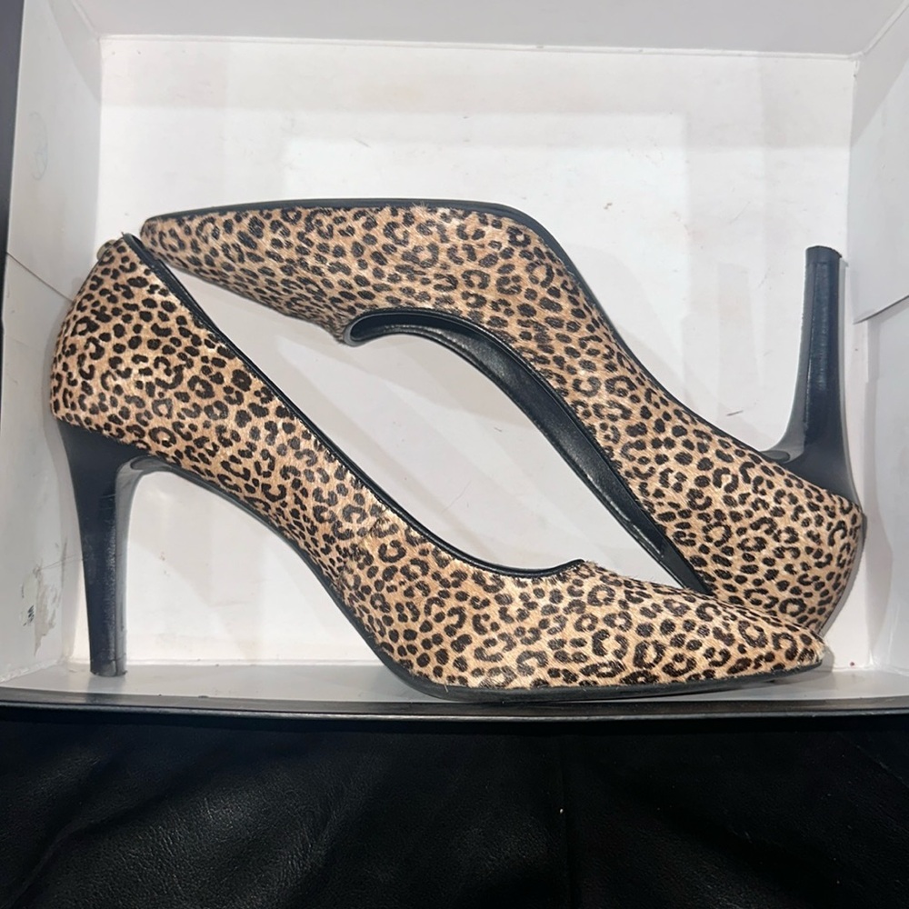 🔥🔥🔥Michael Kors Leopard Heels Pumps Size 7